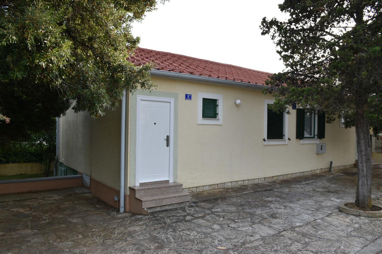 Apartments Antonija Punta Skala Next To Falkensteiner Resort Petrčane Exterior foto